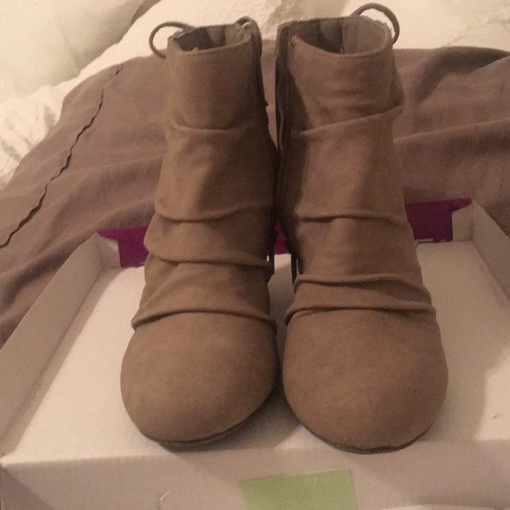 Booties - Picture 4 of 4